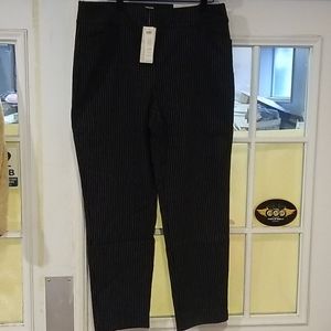 Chico's 2.5R So Slimming Brigitte Navy White Strip